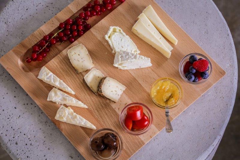4 consigli per comporre il perfetto tagliere di formaggi - Infinito Design